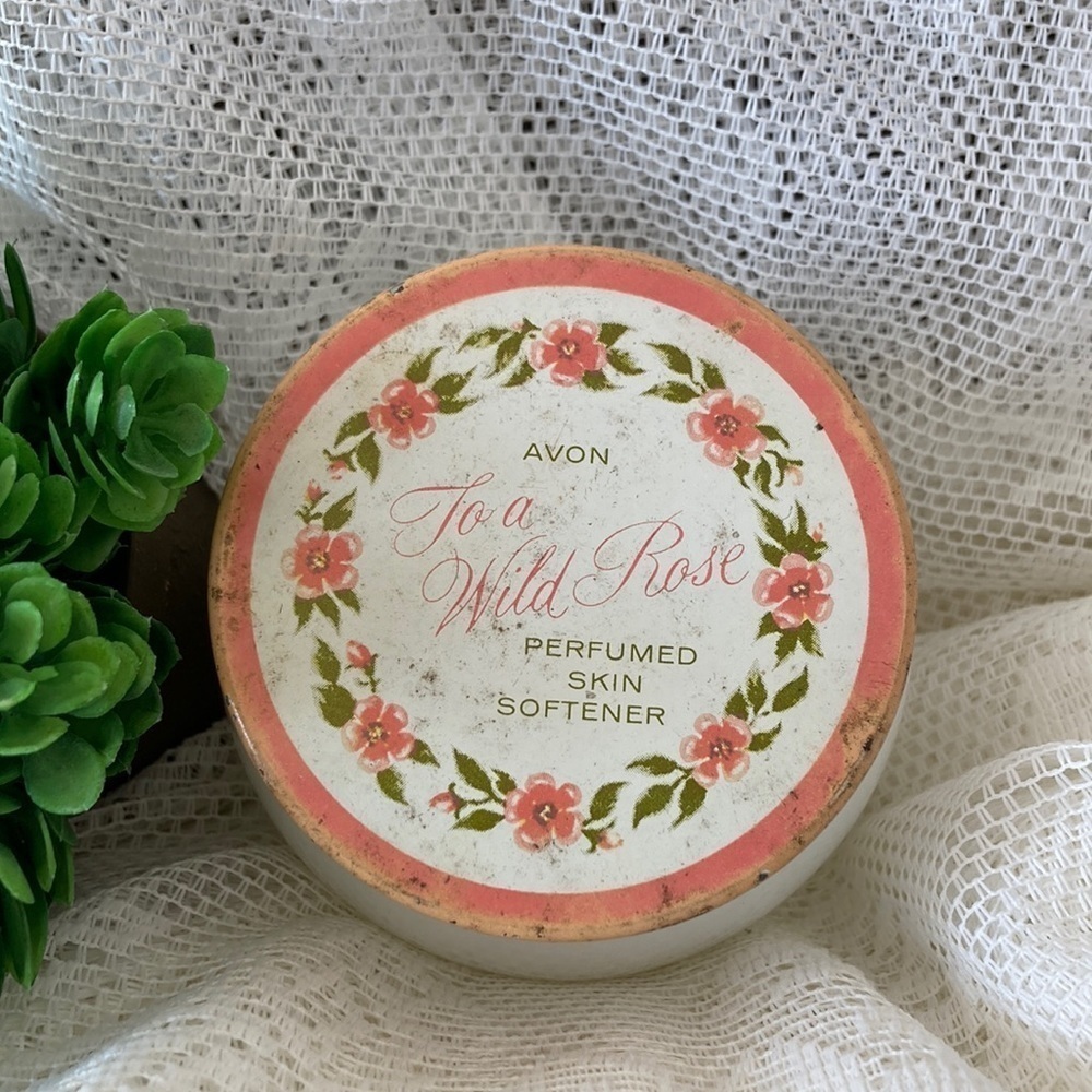 Vintage Avon “To A Wild Rose” perfumed skin softener, milk glass jar (empty)
